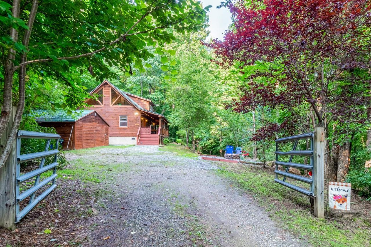 Red Fox Den Sylva Exterior foto