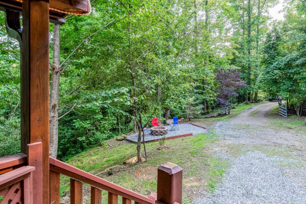 Red Fox Den Sylva Exterior foto